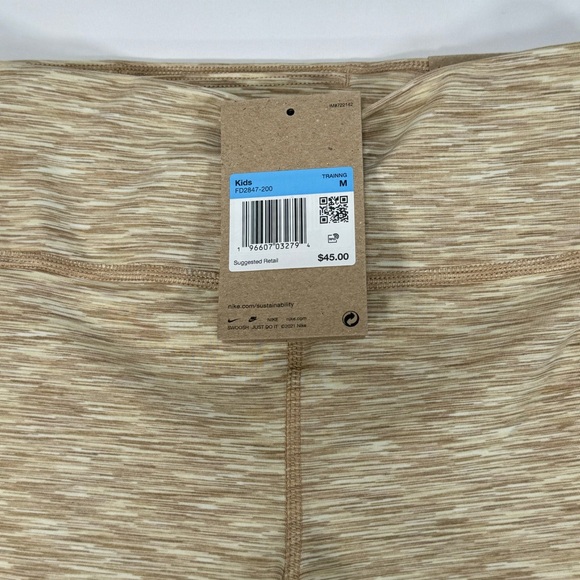 NWT New Nike Girl Dri-Fit Training Leggings Kids Medium M Comfortable Activewear - Picture 3 of 3